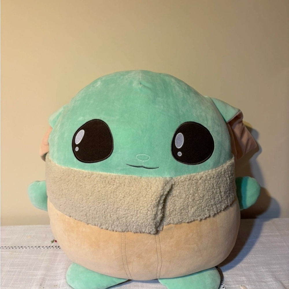 Large yoda toy